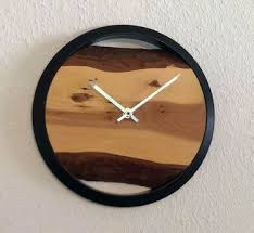 Wanduhr Aus Eiche Special Edition Klein Holzdesign Wanduhr Design Wanduhren