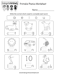 This Is A Fun Phonics Worksheet For Preschoolers Or Kindergarteners You Can Download Phonics Worksheets Phonics Kindergarten Kindergarten Phonics Worksheets