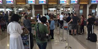 Bandara soekarno hatta melayani penerbangan untuk jakarta, indonesia. Airport Helper Di Bandara Soekarno Hatta Digaji Umr