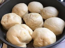 Dampfnudel Ganz Leicht Gemacht Rezept In 2021 Dampfnudeln Rezept Dampfnudeln Rezepte