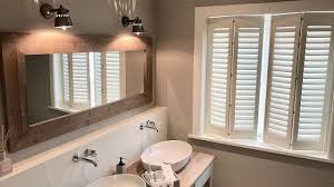 Shutters Innenfensterladen Interior Shutters Shutters Montage Jasno Shutters Landhaus Innenfensterladen Badezimmer Ohne Fenster Badezimmer Im Erdgeschoss