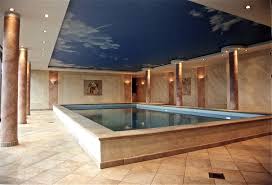 Wandmalerei Schwimmbadbau Schwimmbaddesign Pooldesign Wellnessbereich Innenarchitektur Interiordesign Kuns Schwimmbad Bauen Luxusbad Schwimmbad Designs