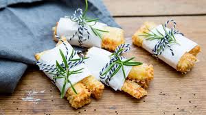 Diese Kasestangen Sind Genau Die Richtige Knabberei Fur Einen Gemutlichen Abend Auf Der Couch Oder Fur Ihre Nachste Party Rezepte Rezeptideen Kase Gerichte