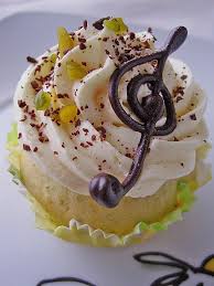 Mozart Cupcakes Von Dienine Chefkoch Rezept Cupcakes Lebensmittel Essen Mozartkugeln Rezept