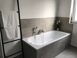 Badezimmer Weiss Grau Badezimmer Grau Badezimmer Fliesen Grau Badezimmer Braun
