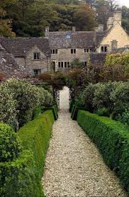 Hedge Lined Gravel Path To The Manor House English Country Gardens English Country House Cotswolds