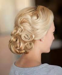 This hairstyle is only for curly or wavy hair, so if you have straight hair, you need to find a way to curl or make it wavy first. Show Me Your Retro Old Hollywood Glam All Down Or Half Up Half Down Hairdos Weddingbee Hair Styles Retro Hairstyles Vintage Hairstyles