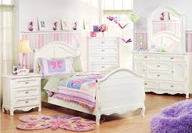Girls Twin Bedroom Set At Rooms To Go For Kids Girls Bedroom Sets Bedroom Furniture Stores Kid Room Decor