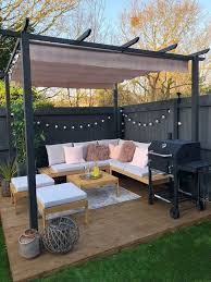 Inspiring Backyard Decor Ideas To Create A Cozy Outdoor Area Backyard Seating Area Garden Sitting Areas Backyard Seating