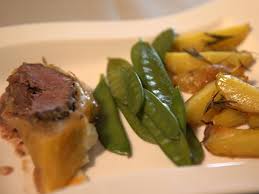 Beef Wellington An Kartoffelspalten Mit Pois Gourmands Rezept Rezept Das Perfekte Dinner Beef Wellington Kartoffelspalten