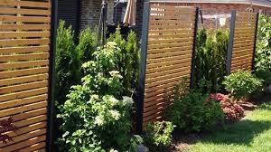 Sichtschutzzaun Holz Metall Gunstig Larche Hohe Grau Weiss Aus Holz Metall Aufstellen Angebot Design Secret 5 Sichtschutzzaun Holz Sichtschutzzaun Zaun Garten