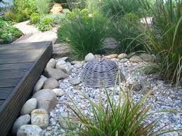 Holzsteg Muscheln Steine U Graser Im Einklang Bilder Und Fotos Garten Garten Gestalten Gartendach