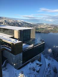 Infinity Pool Buergenstock Alpina Spa Mit Nebelmeer Luxury Destinations Mansions House Styles