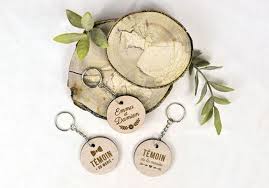 Voici nos suggestions d'idées cadeaux pour la journée, ou anniversaire de mariage! Cadeaux De Mariage Personnalises Notre Selection De Cadeaux De Mariage Personnalises Pour Un Resultat Bluffant Elle