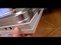Whirlpool Dwhb00 Geschirrspulmaschine Frontblende Aus Und Einbauen Front Youtube