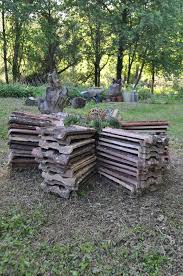 Alte Dachziegel Im Garten Vom Ferienhaus Casa Valrea In Italien Dachziegel Garten Outdoor