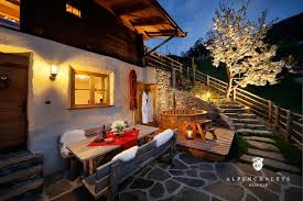 Uriges Komfort Chalet In Schenna Huttenurlaub In Schenna Mieten Alpen Chalets Resorts Chalet Design Hauswand Ferienwohnung