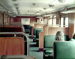 S Bahn Et165 1984 Innenraum Mit Sitzpolstern Im Juni 1984 Westnetz Unter Bvg Verwaltung S Bahn Bahn Berlin Bvg Berlin