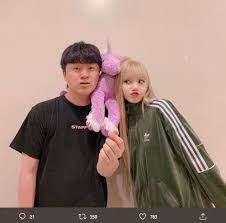 Ditipu Rp 11 Miliar Kenang 5 Potret Lisa Blackpink Dan Mantan Manajer Matamata Com