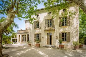 3644 proximité saint rémy de provence, en campagne du village de mollégès, superbe mas en pierres apparentes sur très beau terrain de 28000 m². A Vendre Proche Saint Remy De Provence Maison De Maitre Saint Remy De Provence Alpilles 500 Common Sqm