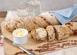 Vollkornbaguette Mit Oliven Und Tomaten Rezept Vollkorn Baguette Lebensmittel Essen Vollkorn