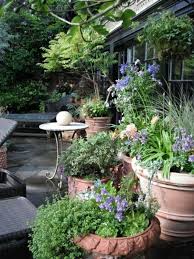 Mediterrane Gartengestaltung 45 Gartenideen Und Gartenmobel Mediterrane Gartengestaltung Mediterraner Garten Garten Gestalten