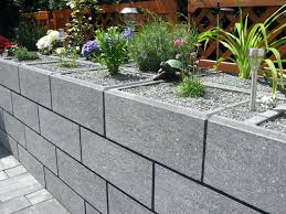 Mauersteine Kleben Tosa Mauern Produkte Terrassenplatten Pflastersteine Gartenmauer Stufen Gerwing Mit Schaum Beton Steinmauer Garten Gartenmauer Vorgarten