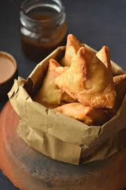 Samosa Rezept So Machen Sie Eine Knusprige Zwiebel Samosa Samosa Recipe Food Chutney Recipes