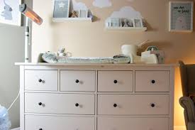 Ikea Hemnes Als Wickelkommode Mit Wickelaufsatz Und Wickelauflage Ikea Wickelkommode Wickelkommode Ikea Babyzimmer
