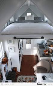 Das Bett Unterm Dach Gerade Wieder Entdeckt Nur Eine Leiter Ist Pflicht Kleine Wohnung Einrichten Wohnung Einrichten Wohnung