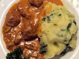 Hackfleischballchen Mit Jagersosse Und Kartoffelpuree Rezept Jagersosse Rezepte Essen