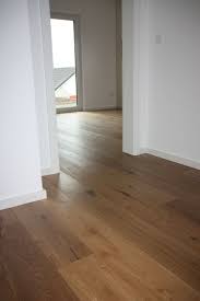 01 069 Wildeiche Parkett Eiche Braun Rustikal Braun Eiche Parkett Rustikal Wildeiche Flooring Wooden Flooring House Flooring