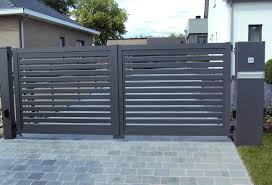 Super Zaun Zweiflugeltor Aus Aluminium Tesla Eingangstor Design Tor Design Auffahrt Design