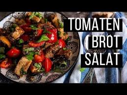 Ein Einfaches Rezept Fur Italienischer Brotsalat Nach Tim Malzer In Nur 20 Minuten Steht Der Frische Somm Tomaten Brot Salat Italienischer Brotsalat Brotsalat