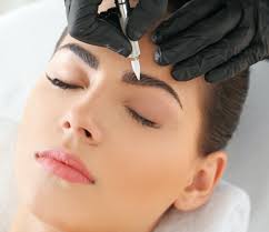 Un petit tatouage discrétion et classe garantie ? Maquillage Permanent Dermopigmentation Semia Permanent Make Up