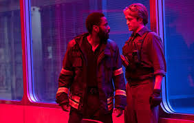 Джон дэвид вашингтон, роберт паттинсон, элизабет дебики и др. Movie Review Tenet 2020 Silver Screen Capture