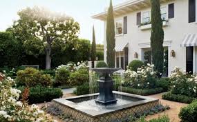 Wie Gestalte Ich Meinen Garten Im Italienischen Stil Italienischer Garten Gartengestaltung Garten Gestalten