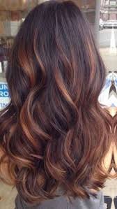 Moda capelli 2017 colore colorrare.blogspot.com 22 mar 2017 le app per trovare il colore giusto e le tecniche new generation in salone (effetto filtri instagram e pigmenti fai da te) i grandi classici che si 03 mar 2017 sono moltissimi i trend capelli 2017 che coinvolgono tagli evergreen e colori alla moda tra. Pin Su Capelli