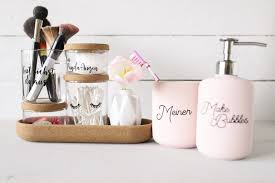 Plotter Diy Badezimmer Utensilien Beschriften Mit Dem Plotter Plotter Challenge 2019 In 2020 Diy Badezimmer Badezimmer Diy Etiketten