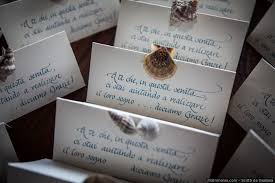 15 Frasi Per I Biglietti Di Ringraziamento Che Faranno Commuovere Tutti Gli Invitati Biglietti Di Ringraziamento Porta Segnaposto Ringraziamenti Di Compleanno