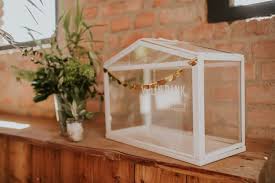 Unsere Hochzeitsdeko Mit Schrift Als Mittelpunkt Kartenbox Hochzeit Hochzeitsdeko Hochzeit Geschenketisch