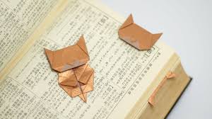 Mommy has helped you make a paper frog, so now you can ask her to help you make an origami cat. Origami Neko Bookmark Jo Nakashima