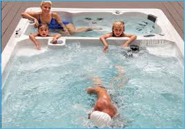 Swim Spa Mit Einer Pool Whirlpoolzone Pool Spa Spa Pool