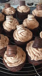 Kinder Bueno Cupcakes Von Cupcake198 Chefkoch Cupcakes Backen Cupcakes Kochen Und Backen Rezepte