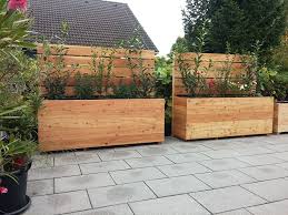 Ein Hochbeet Aus Holz Mit Integriertem Sichtschutz Gute Idee Von Den Hochbeet Profis Hochbeet Holz Garten Hochbeet Hochbeet