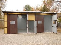 Stahlhallen Konnen Als Produktionshallen Lagerhallen Werkstatte Oder Stahluberdachungen Benutzt Werden Www Di Stahlhalle Stahluberdachung Stahlkonstruktion