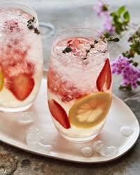 Sommerschorle Rezept Erfrischende Getranke Gegen Die Sommerhitze In 2020 Rezepte Rezeptideen Kochen