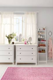 Comoda No Quarto Em Modo Posto De Beleza Hemnes Moveis Decoracao Produtos Ikea