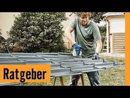 Gartenhausdach Decken Mit Blech Hornbach Meisterschmiede Youtube Gartenhaus Dach Gartenhaus Blechdach
