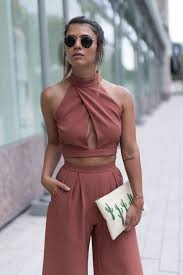 Outfit Trying Something New Berries Passion Imagenes Efectivas Que Le Proporcionamos Sobre Decorative Pillows Una In 2020 Fashion Fashion Outfits Classy Outfits